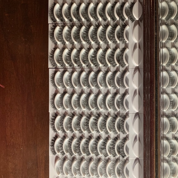 False lashes - Picture 2 of 10